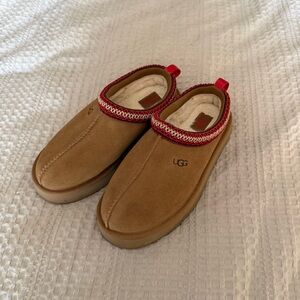 UGG Tazz slippers